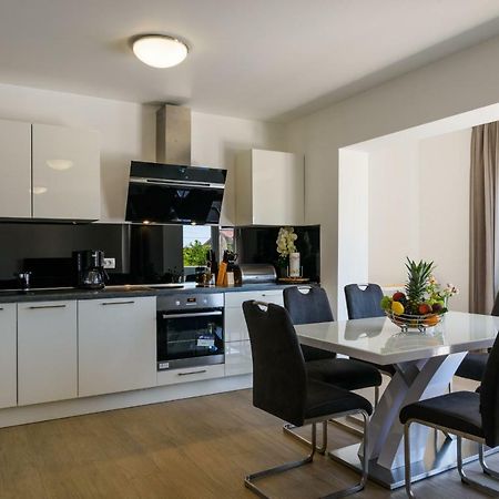 Apartments Apollo Трогир Екстериор снимка